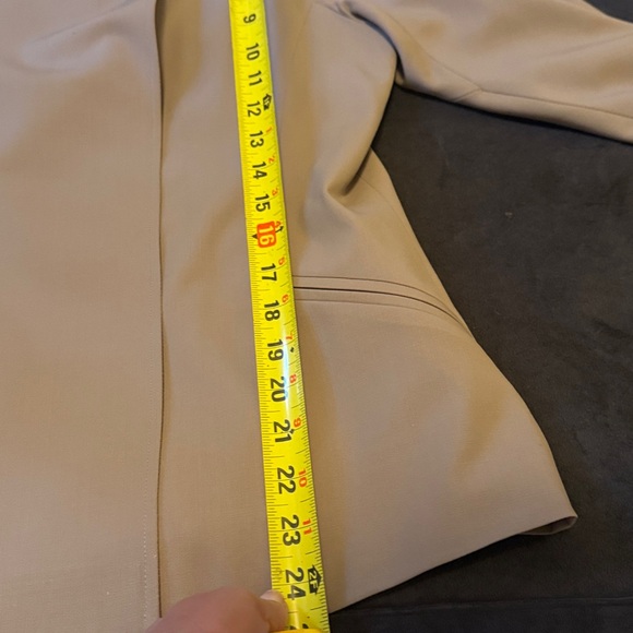 Brand new. Never been used. MaxMara Beautiful suits for Women for all occasions - Picture 15 of 16